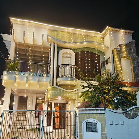 Ava Homestay Индор Екстериор снимка